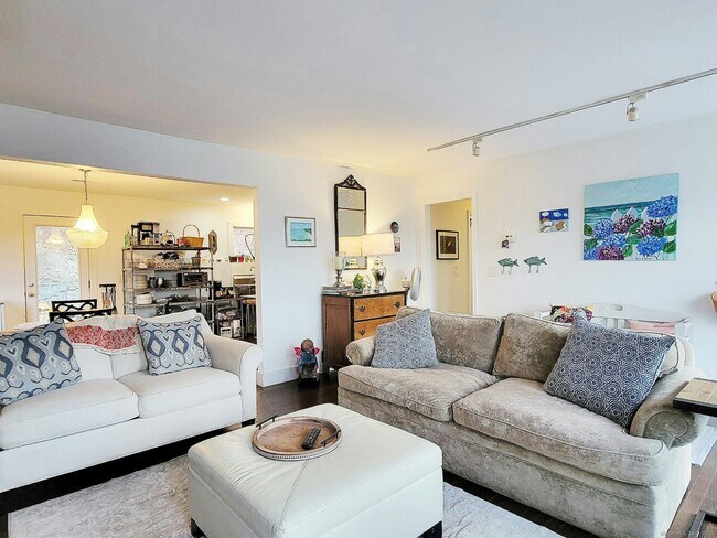 Building Photo - 4 Candlewood Knolls Rd