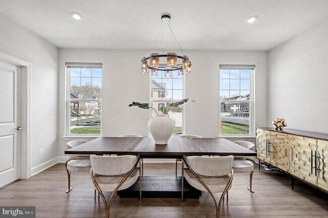 Building Photo - 10878 Foxtrot Cir