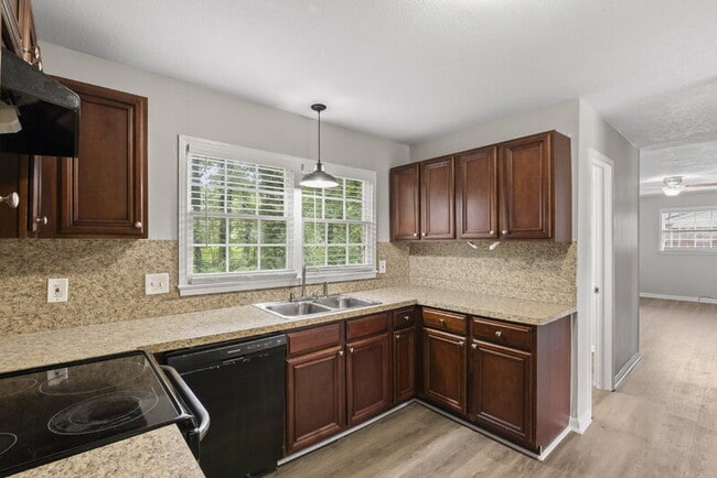 Building Photo - 10577 Thrasher Rd