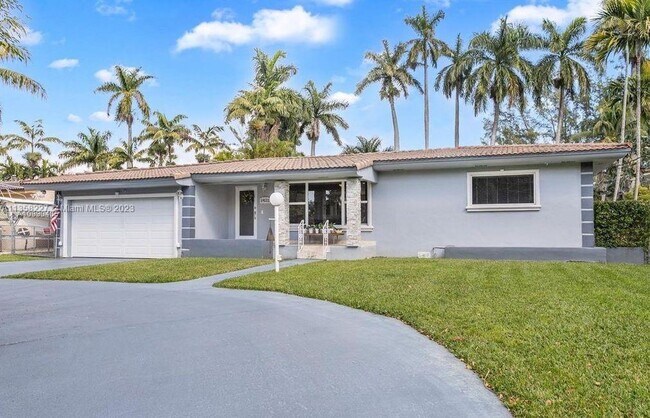 Primary Photo - 14121 S Biscayne River Dr
