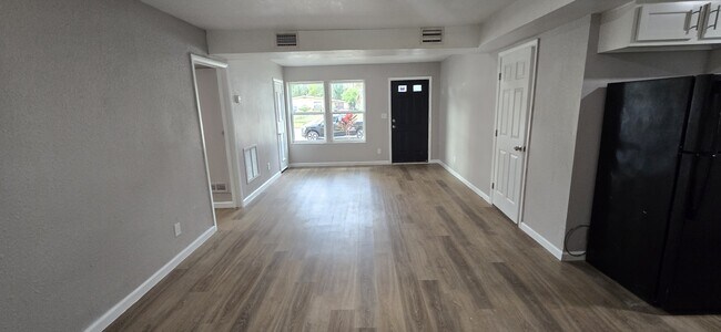 Building Photo - 2133 Hugh Edwards Dr