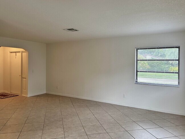 Building Photo - 6162 Amberwoods Dr