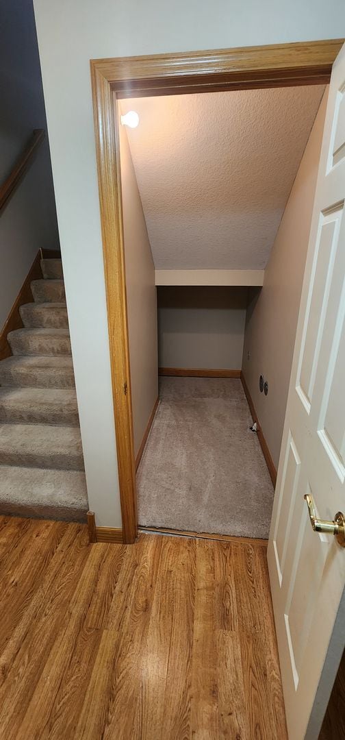 Building Photo - 2 Bed 2.5 Bath Townhome