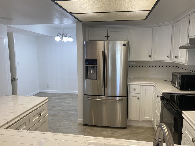 Kitchen and Kitchen Dining Area - 4200 Via Dolce