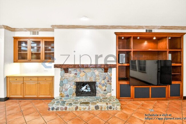 Building Photo - 1485 Clearview Cir