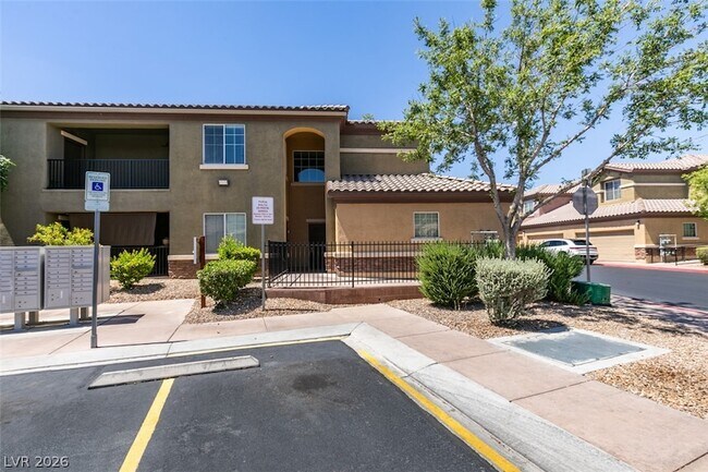 Building Photo - 6868 Sky Pointe Dr