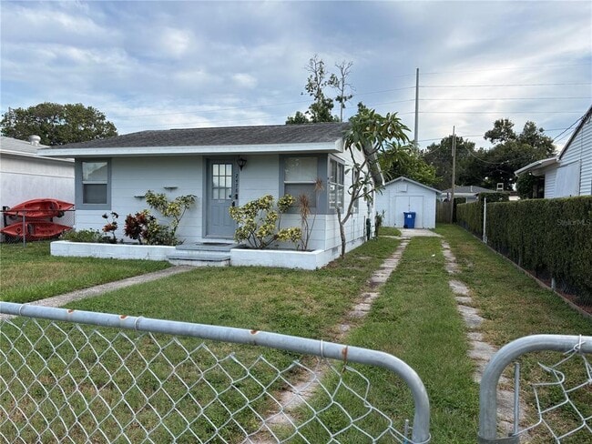 Building Photo - 2478 16th Ave N