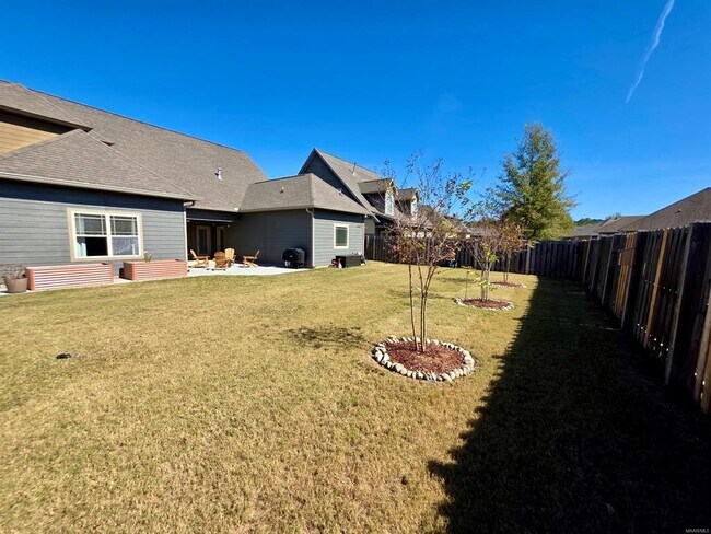 Building Photo - 37 Emerald Dr