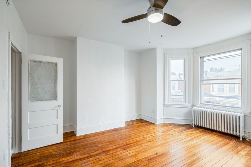 Building Photo - 6018 Irving St