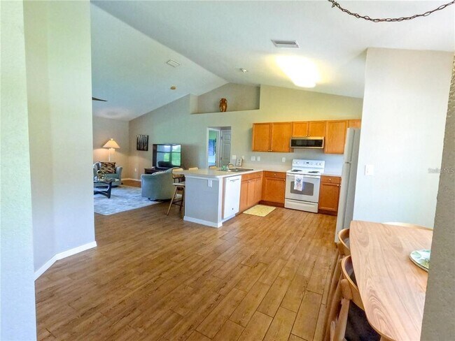 Building Photo - 421 Londrina Dr