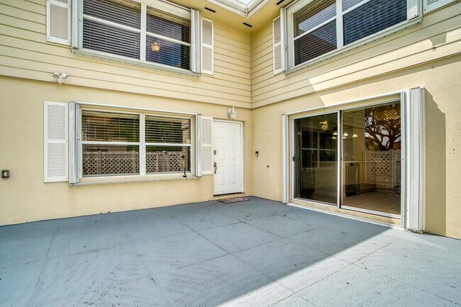Building Photo - 8159 Andover Ct