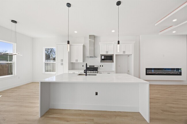 Building Photo - 615 Lettie St