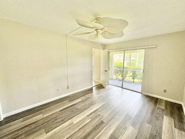 Building Photo - ** BRADSTROM VILLAGE ** 3 BED / 2 BATH CON...
