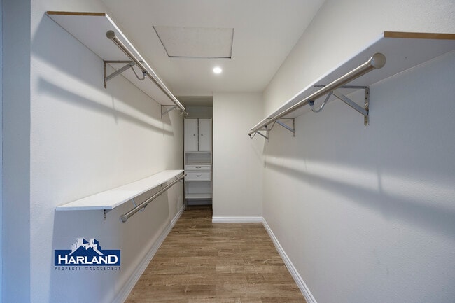 Building Photo - 4494 Benhurst Ave