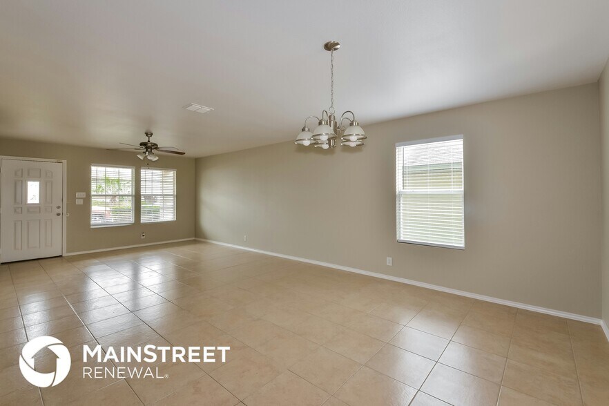 Building Photo - 315 Mallow Grove