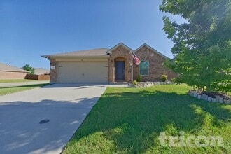 Building Photo - 1214 Cres View Dr