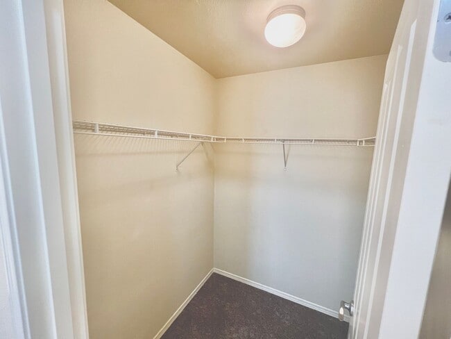 Building Photo - Spacious Condo Available Now!