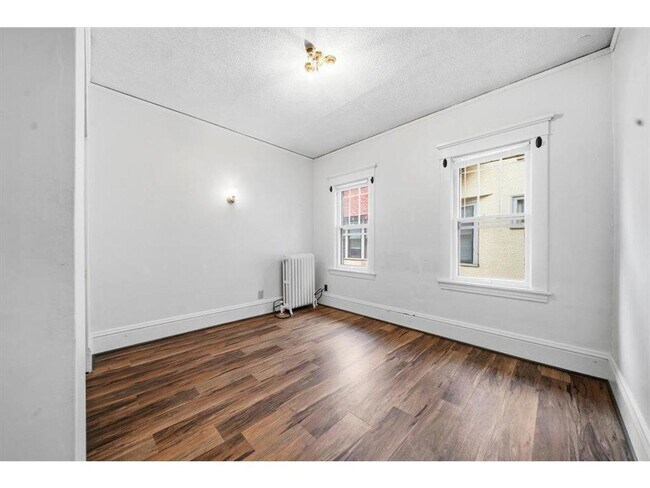 Building Photo - 3237 Lyndale Ave S