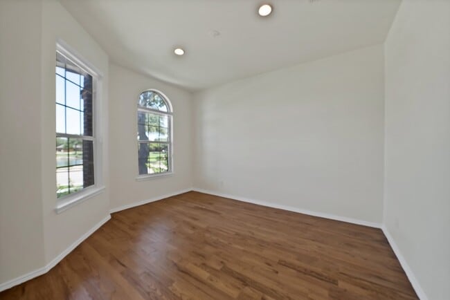 Building Photo - 1532 Brandywine Dr