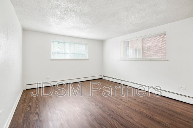 Building Photo - 1415 N Pearl St