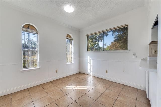 Building Photo - 3001 Helmet St