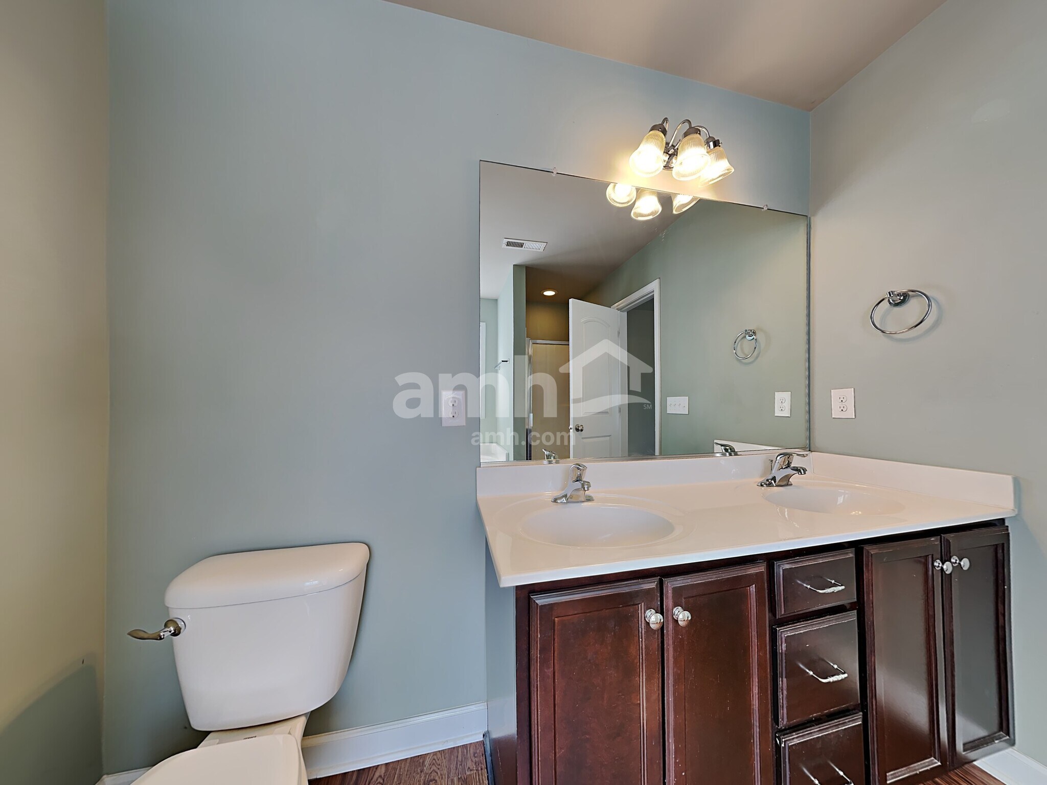 Building Photo - 200 N Wentworth Dr