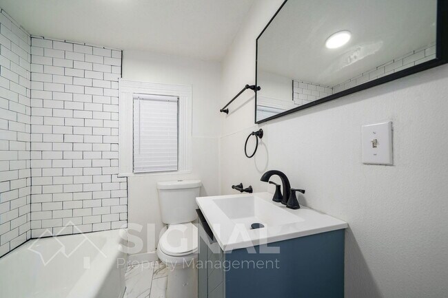 Building Photo - 4808 2nd Ave N