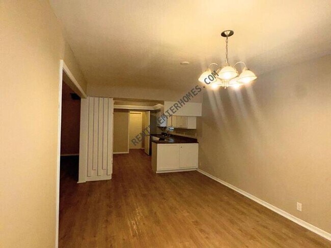 Building Photo - 200 Lochwood Cir