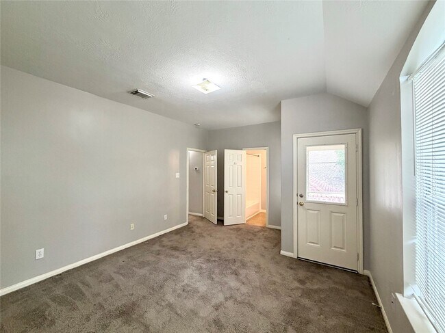 Building Photo - 6415 Mountain Pines Ln