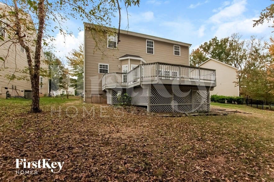 Building Photo - 2336 Equestrian Dr