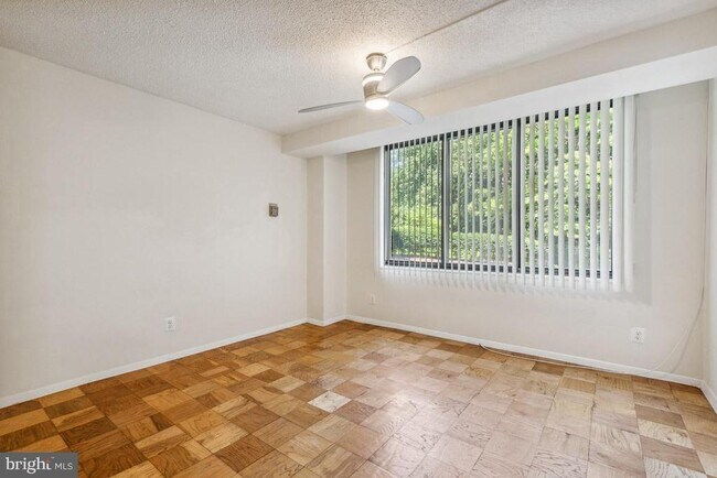 Building Photo - 5225 Pooks Hill Rd