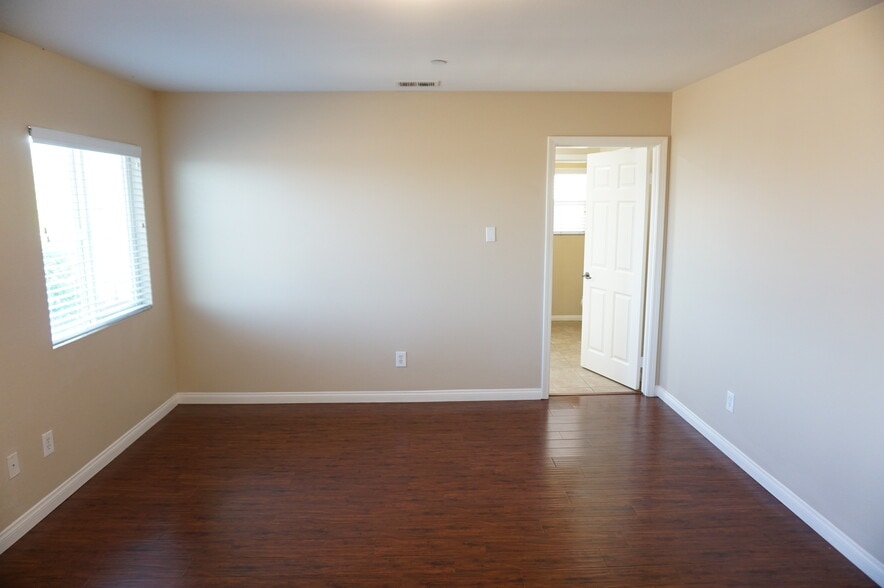 Building Photo - 11855 Birch Grove Ln