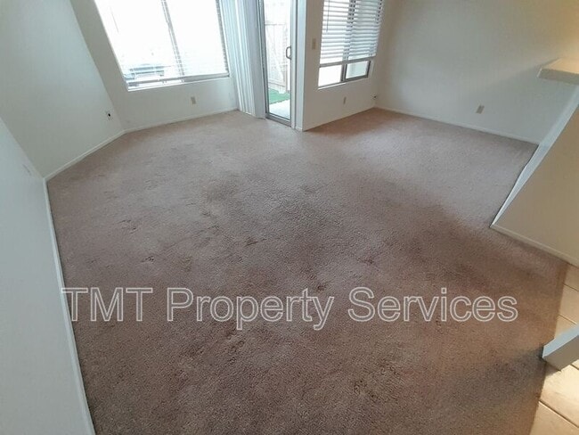 Building Photo - 413 E Rice Ranch Rd