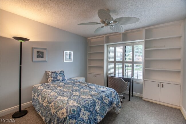 Building Photo - 1426 Park Shore Cir