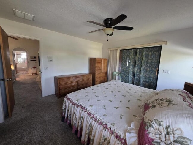 Building Photo - 4261 Paradise Cir