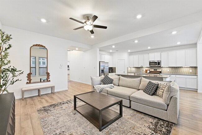 Building Photo - 805 Westwood Dr