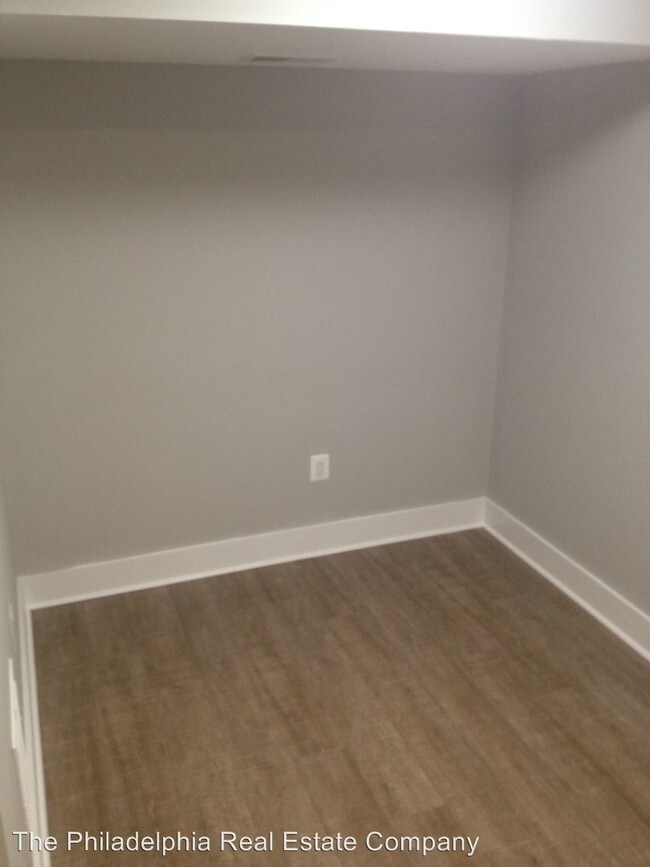 Building Photo - 502 Gerhard St