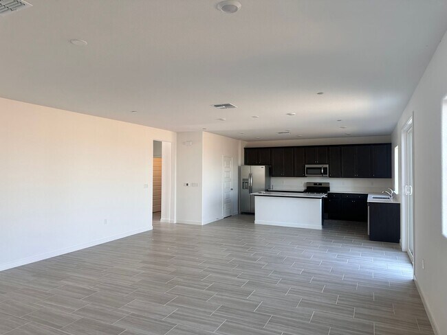 Building Photo - 1/2 off first full months rent with possession by 4/17/2026