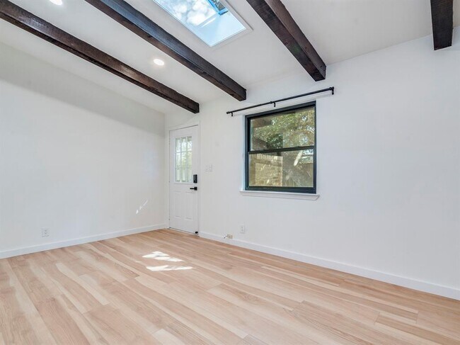 Building Photo - 2009 GATHRIGHT Cv