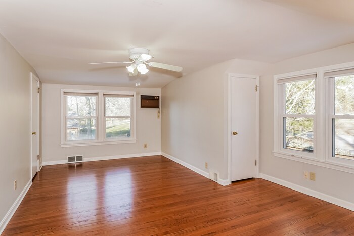 Building Photo - 2343 Ridgewood Rd