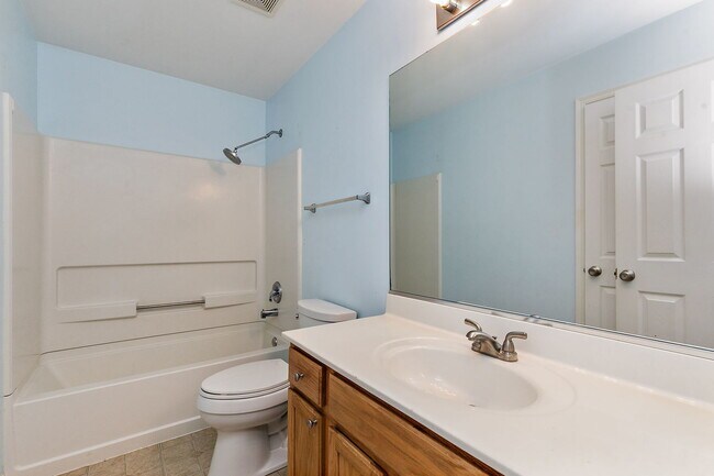 Building Photo - 253 Evergreen Cir