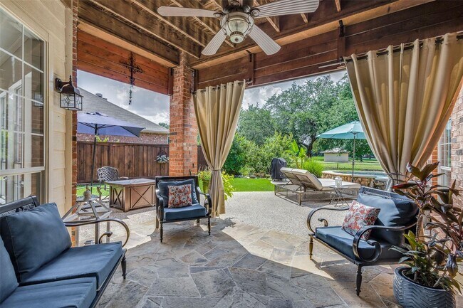 Building Photo - Located in a highly desirable neighborhood.