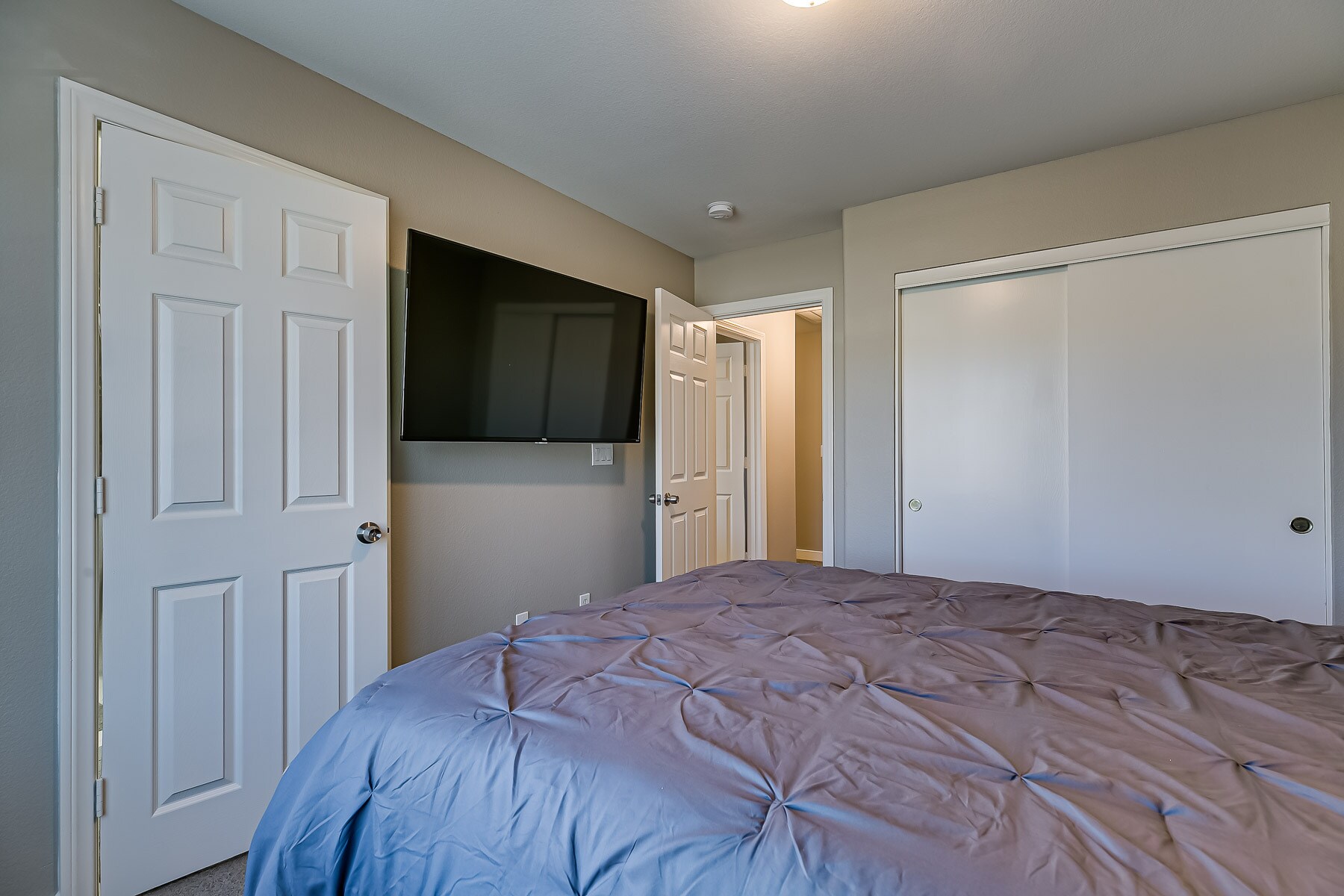 Building Photo - 7252 Quarterhorse Ln