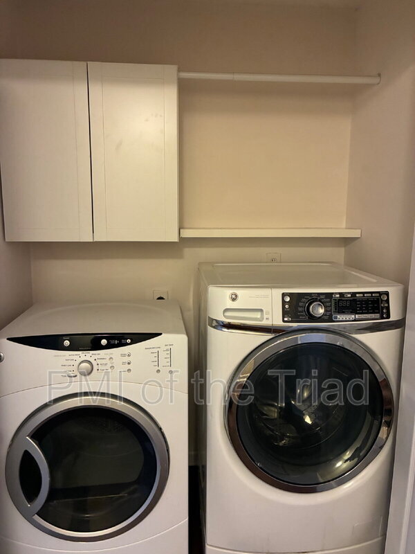 Building Photo - 3005 Windsor Creek Way