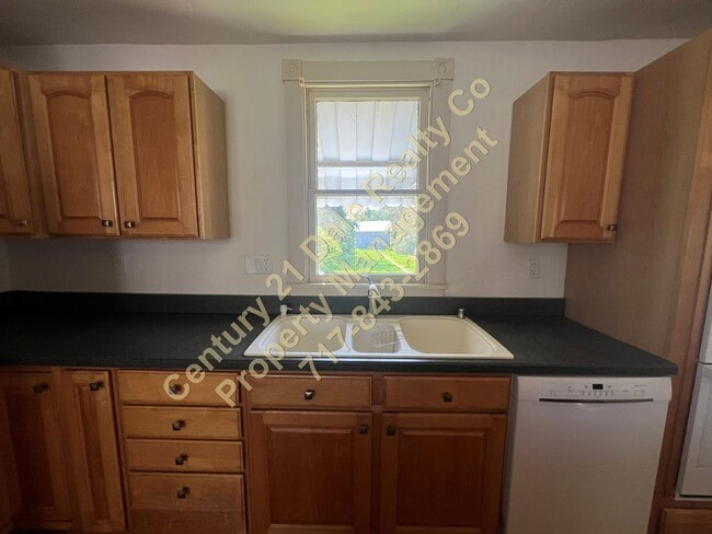 Building Photo - 3 Bedroom Home in Southern School District
