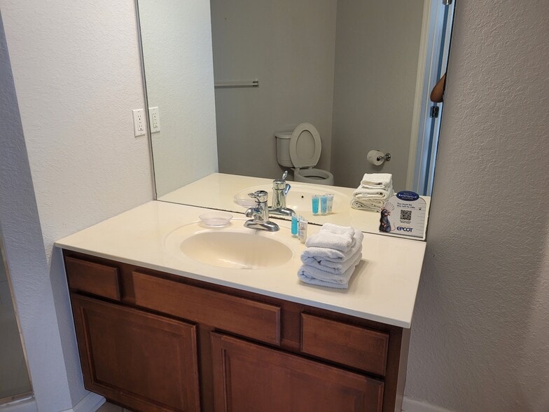 Building Photo - 4114 Breakview Dr