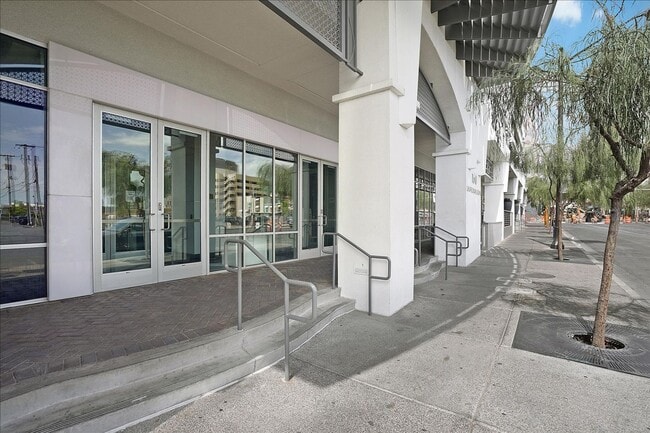 Building Photo - Luxury High-Rise Condo on Downtown Fremont Street!