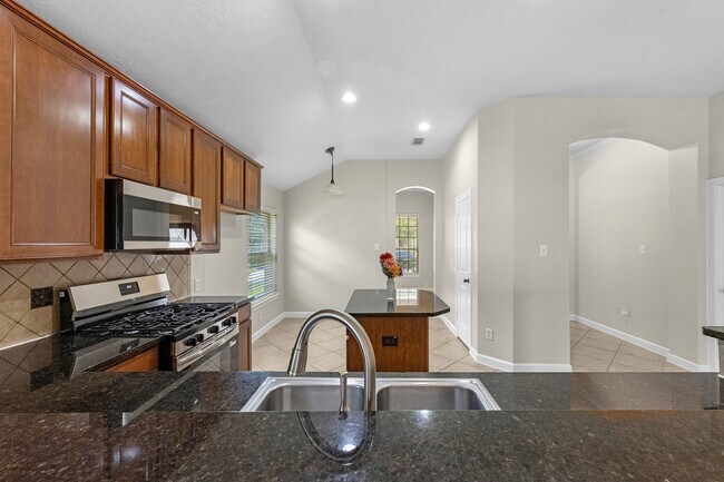 Building Photo - 4014 Pinecrest Hollow