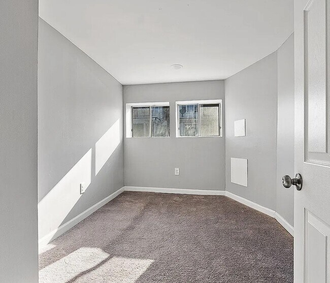 Building Photo - 1754 Georges Ln
