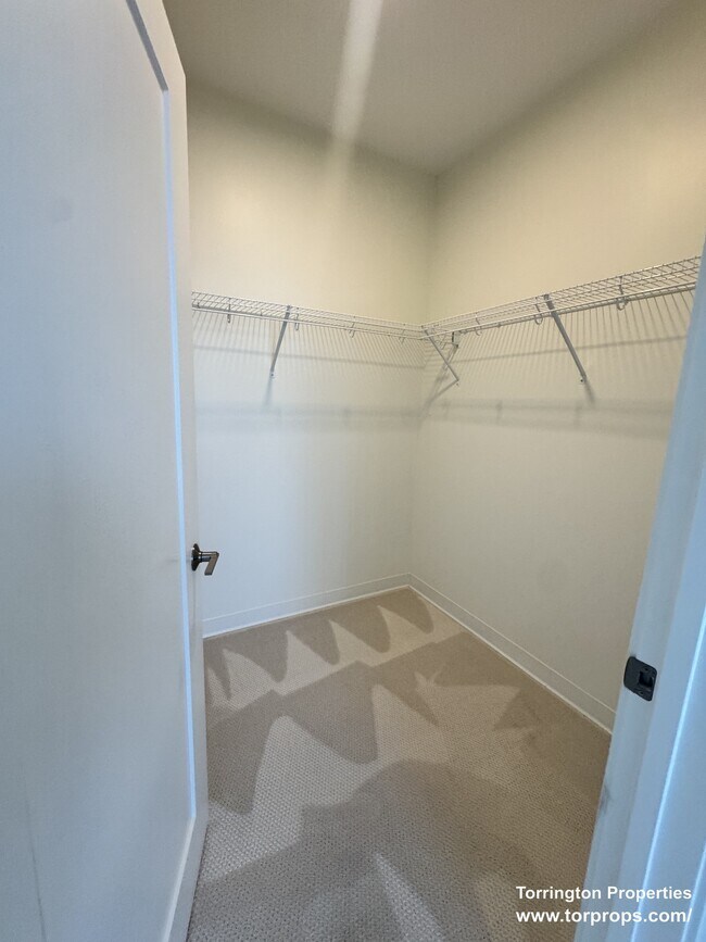 Building Photo - 289 Walk Hill St